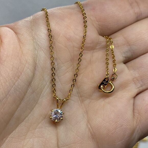 💛 Gold Plated Nickel Silver CZ Necklace - Picture 3 of 4